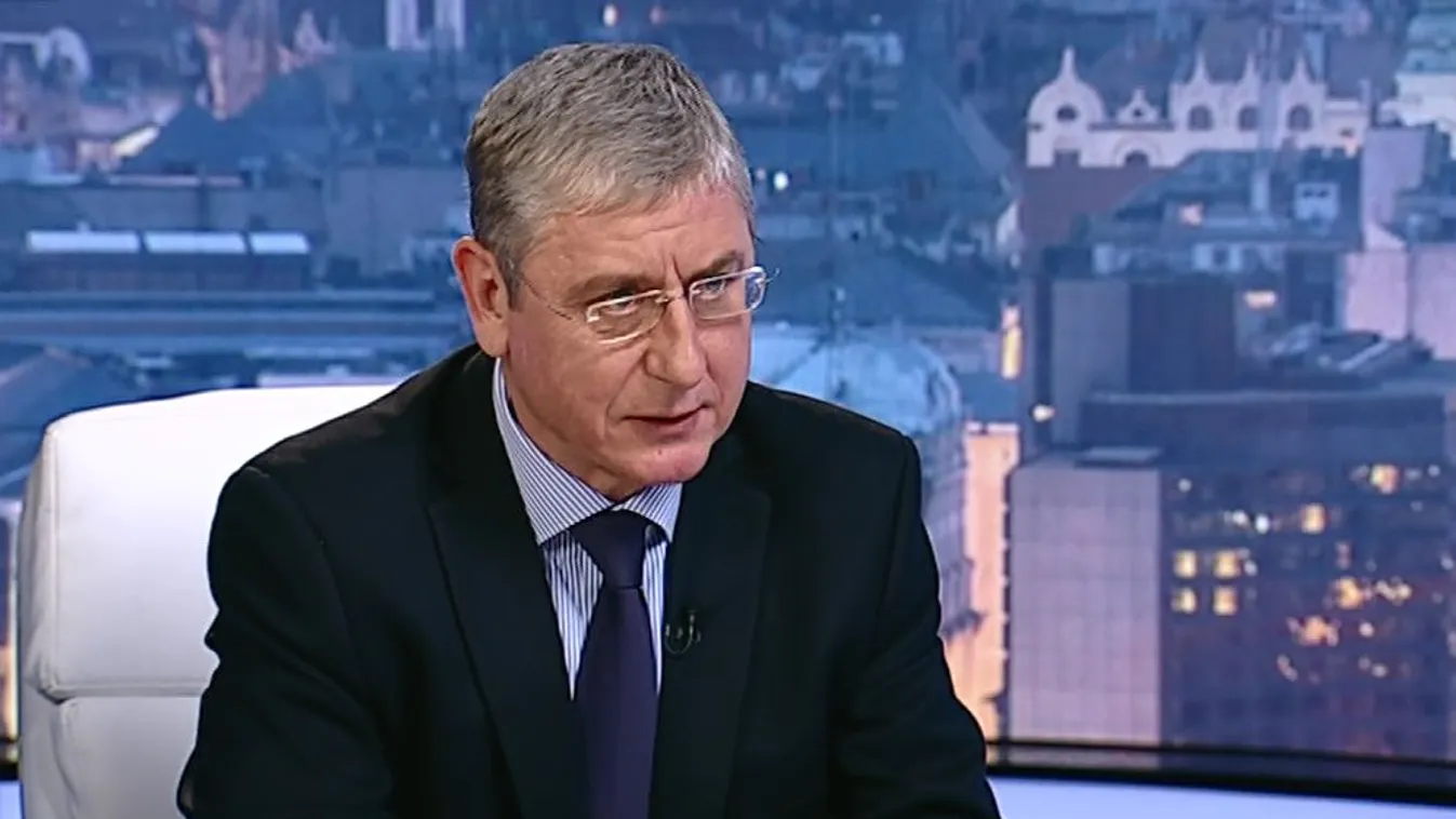 Gyurcsány: Lesznek plakáthelyeink, de a fő terep az internet lesz