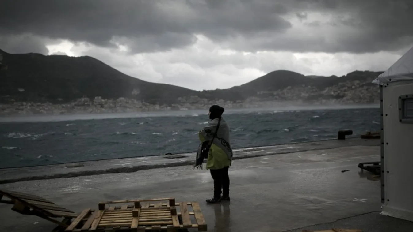 Kidobhatják a görögöket