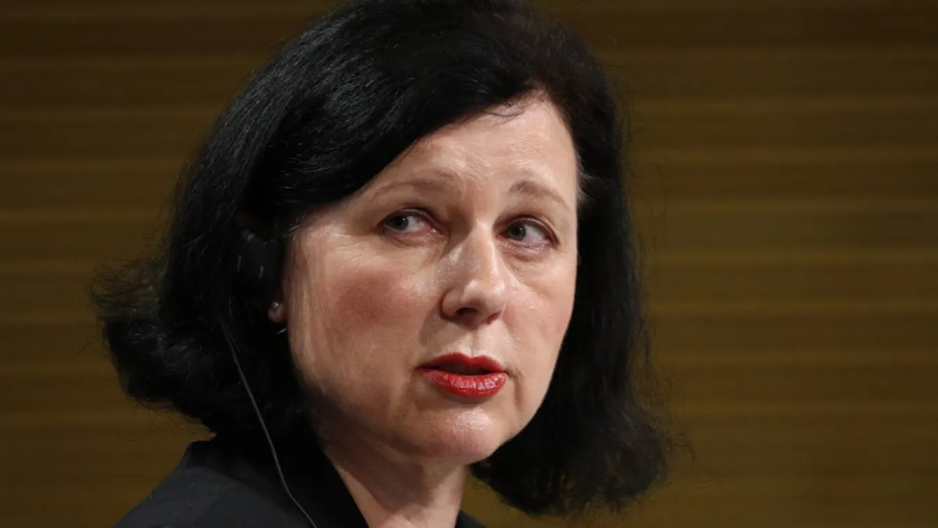 Az Alapjogokért Központ szerint Vera Jourová átlépett egy határvonalat