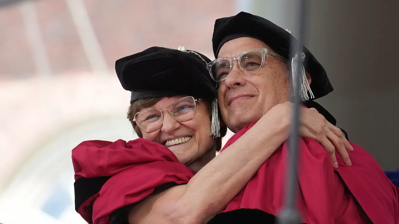 Karikó Katalin és Tom Hanks is díszdoktori címet kapott a Harvard Egyetemtől