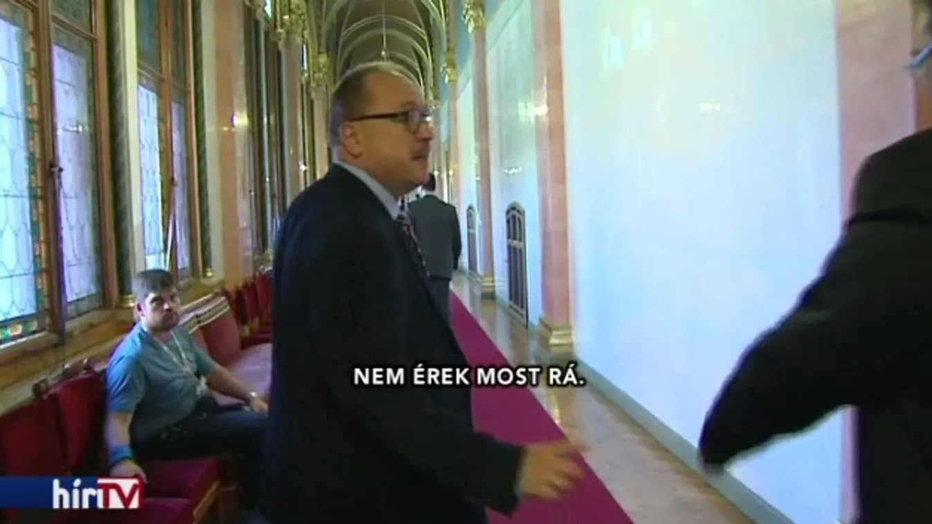 Lázár bagatellizál, Németh rá sem ér válaszolni