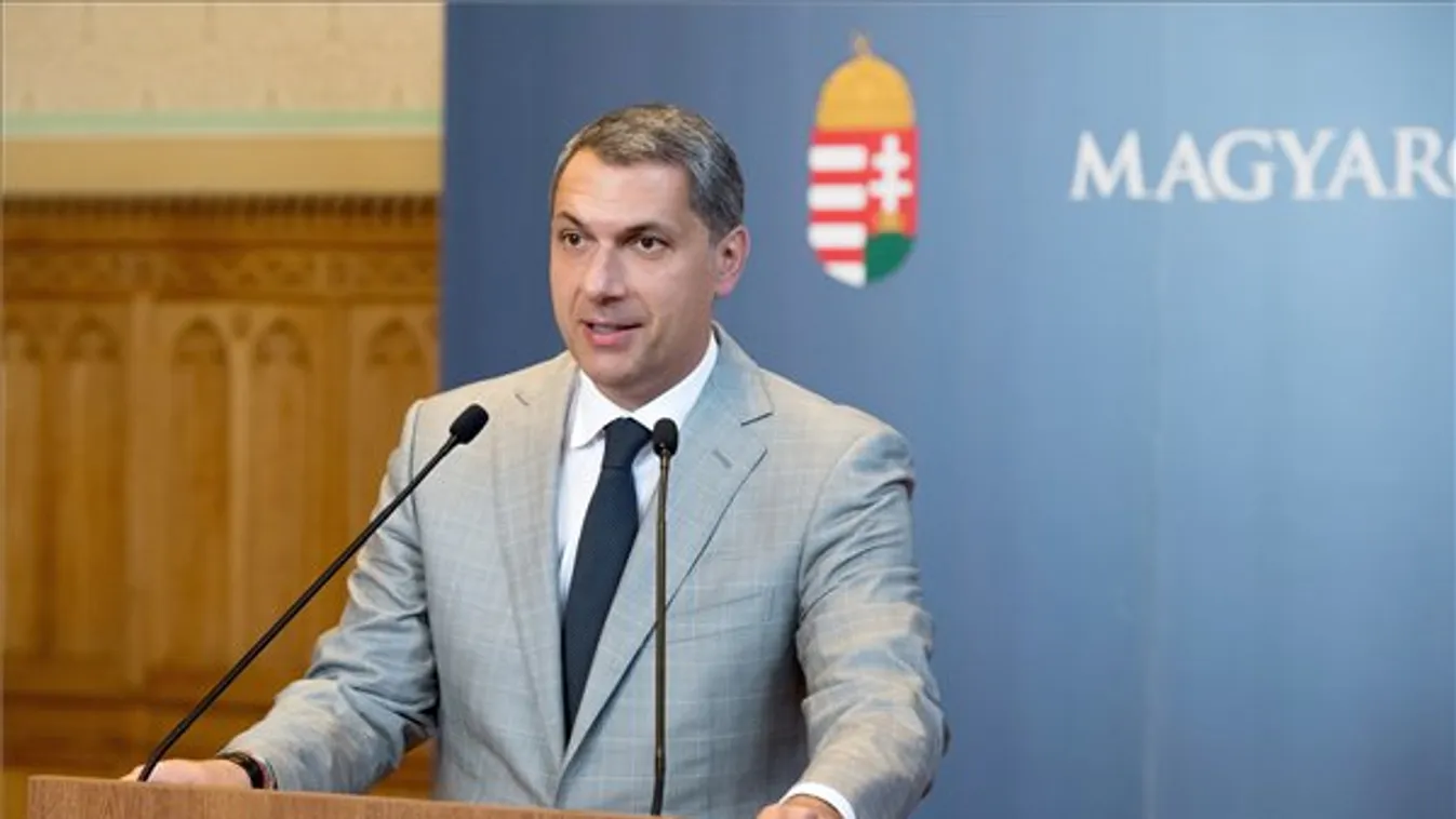Lázár otthagyná a kormányt