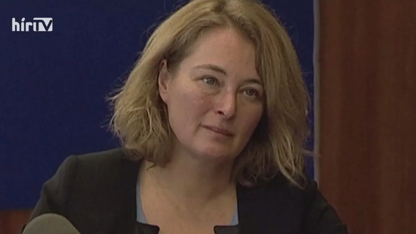 Főhős: Ungár Klára, aki politikusként nem tett le sokat az asztalra