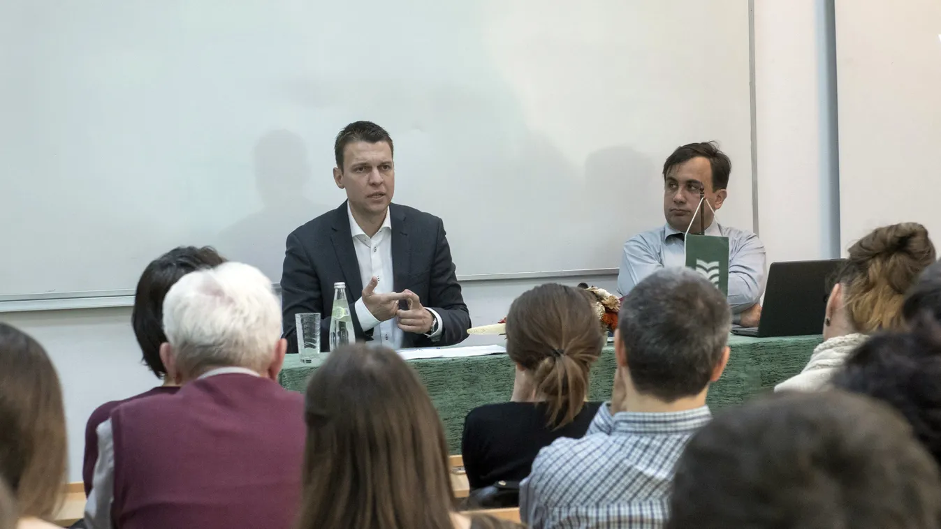 Menczer Tamás: A határvédelem a józan ésszel függ össze, nem a párthovatartozással