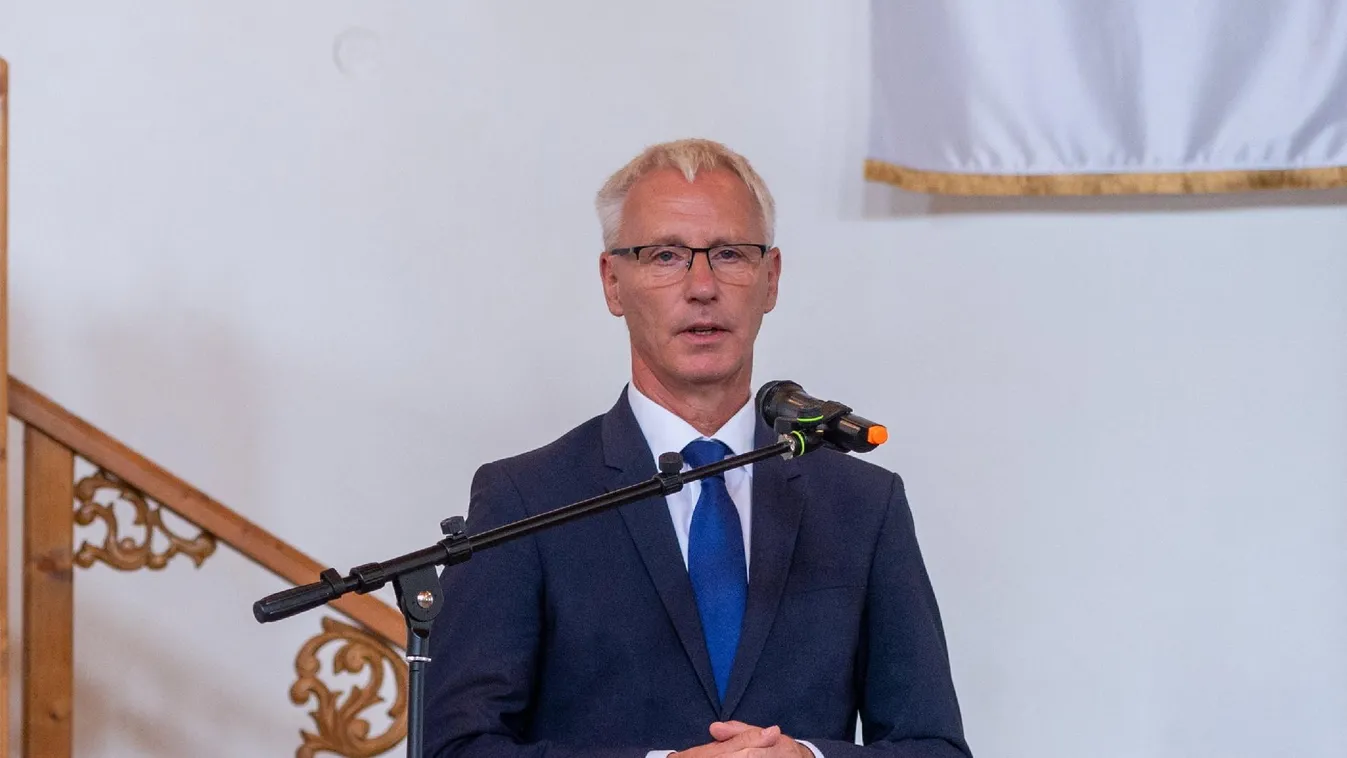 Soltész Miklós szerint ma Brüsszelben kihasználják a keresztények türelmét