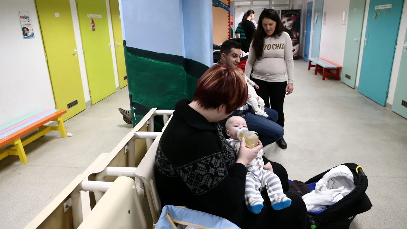 A jövő év végétől öt anyák háza működhet az országban