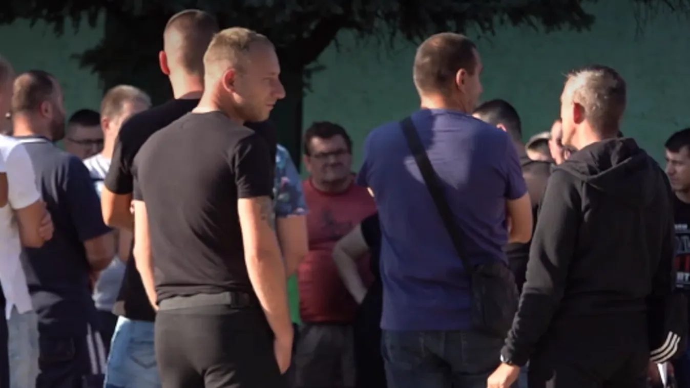 Már nem csak lövöldöznek, kézigránátokat is robbantanak a migránsok a Vajdaságban