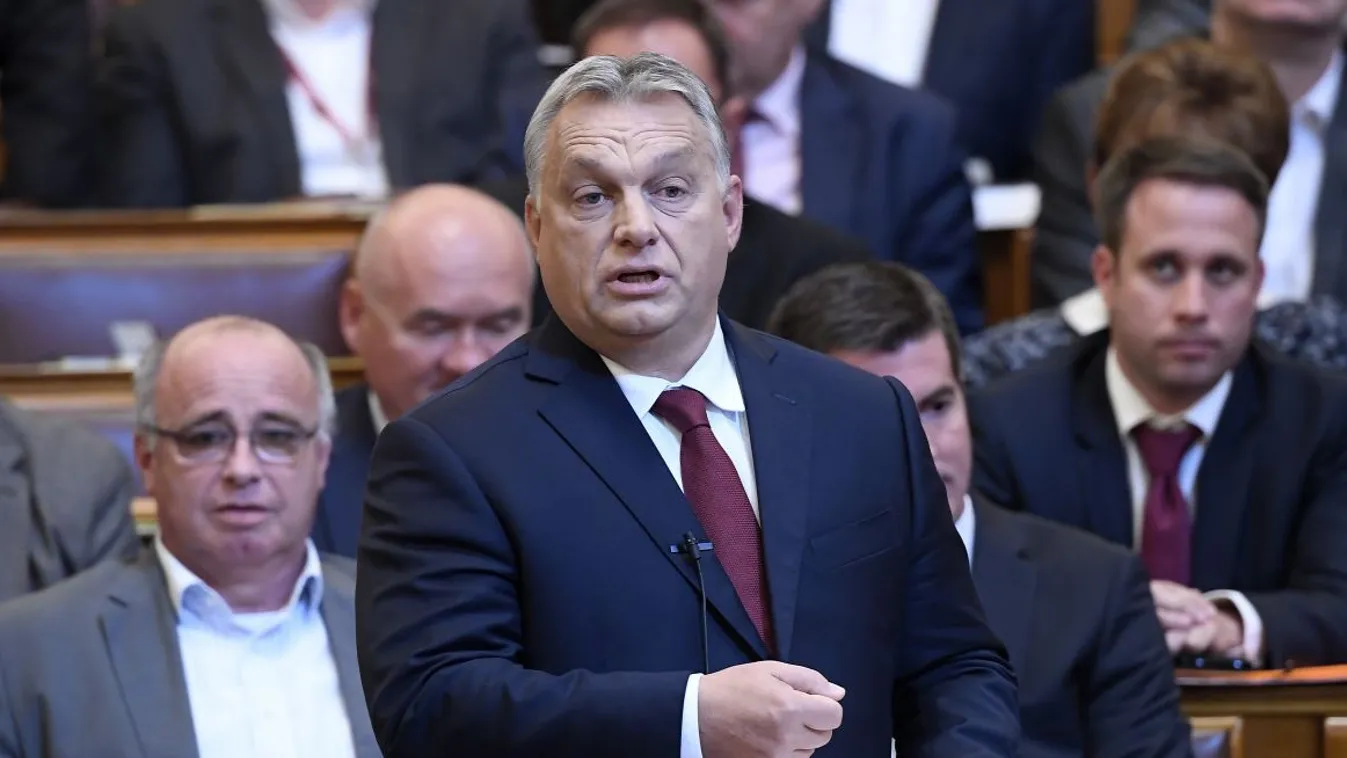 Orbán Viktor miniszterelnök válaszol az „azonnali kérdések”-re