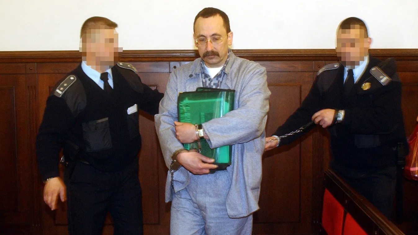 Nyomoznak a bombagyáros nyilatkozatai miatt