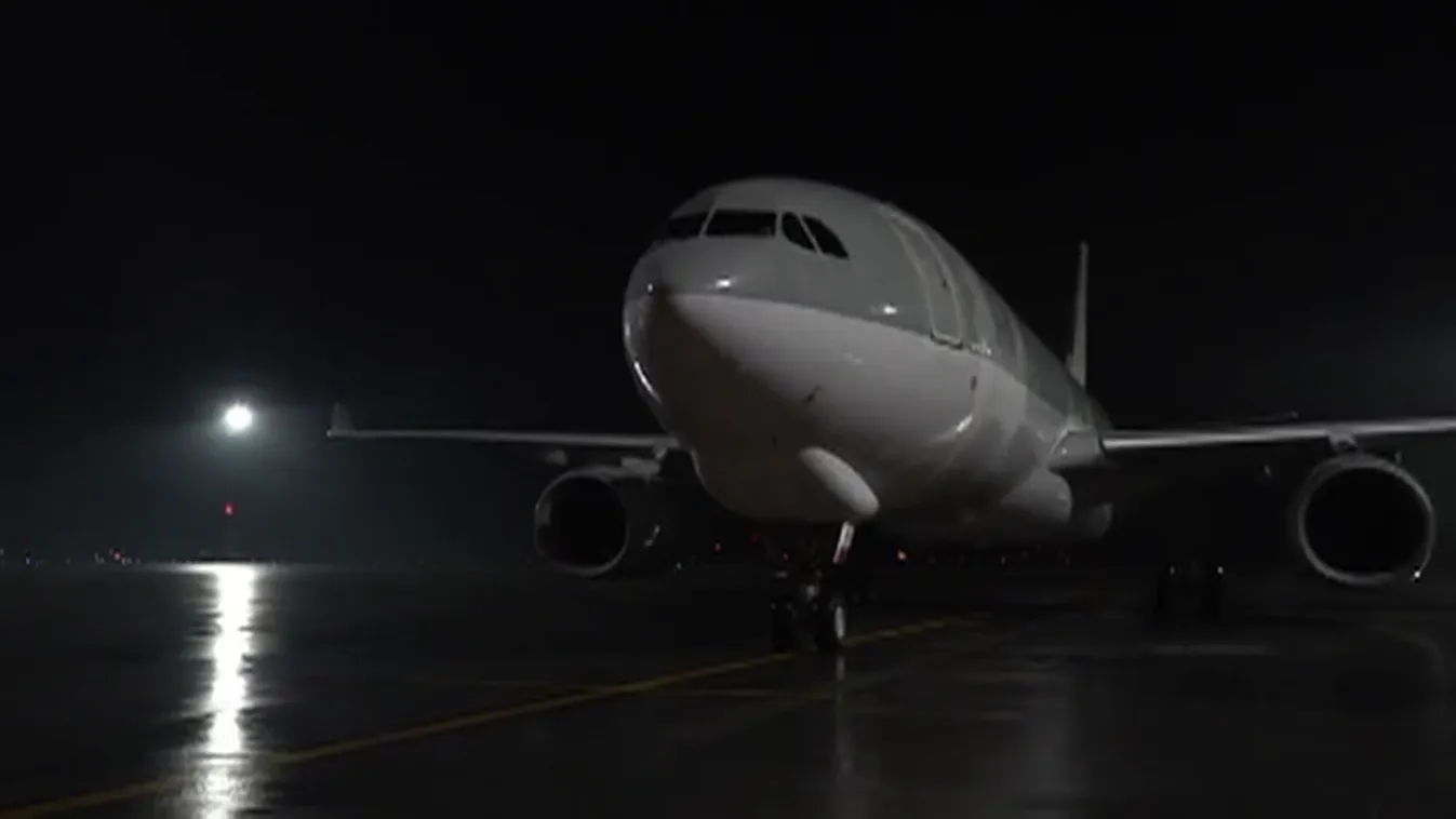 Másfél millió anntigéntesztet hozott a Külügyminisztérium különgépe