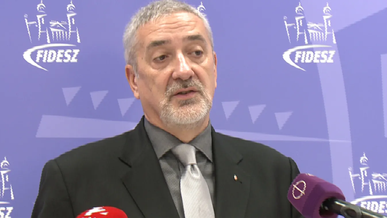 Halász: gazdasági bevándorlók milliói előtt akarja kitárni a kaput Brüsszel