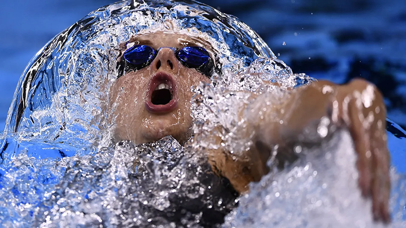 Rövipályás vb: Hosszú két számban is továbbjutott