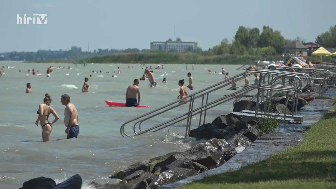 Megtelt a Balaton déli partja