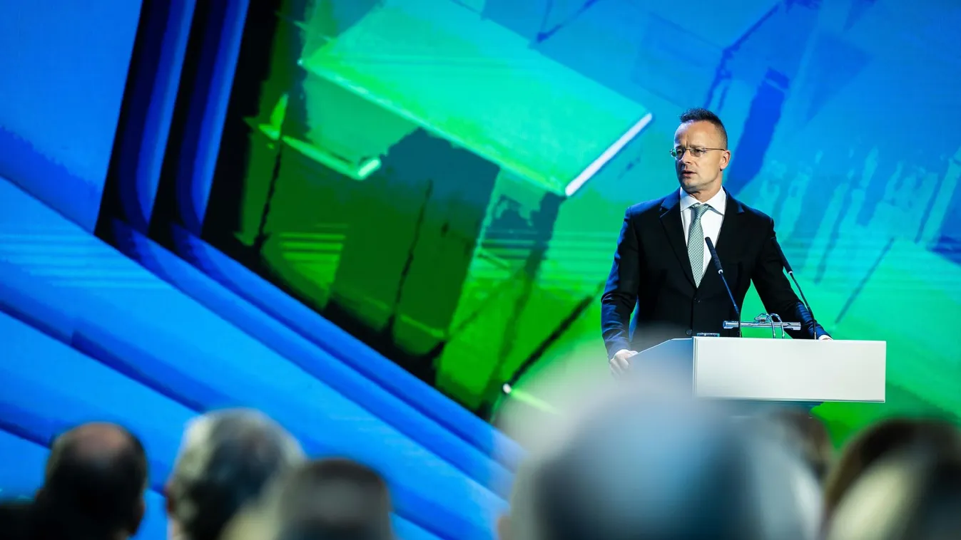 Szijjártó Péter az ukrajnai háború befejezését sürgette Minszkben