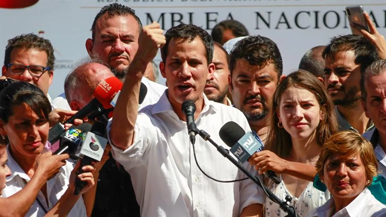 Elnöknek kiáltotta ki magát az ellenzék vezetője