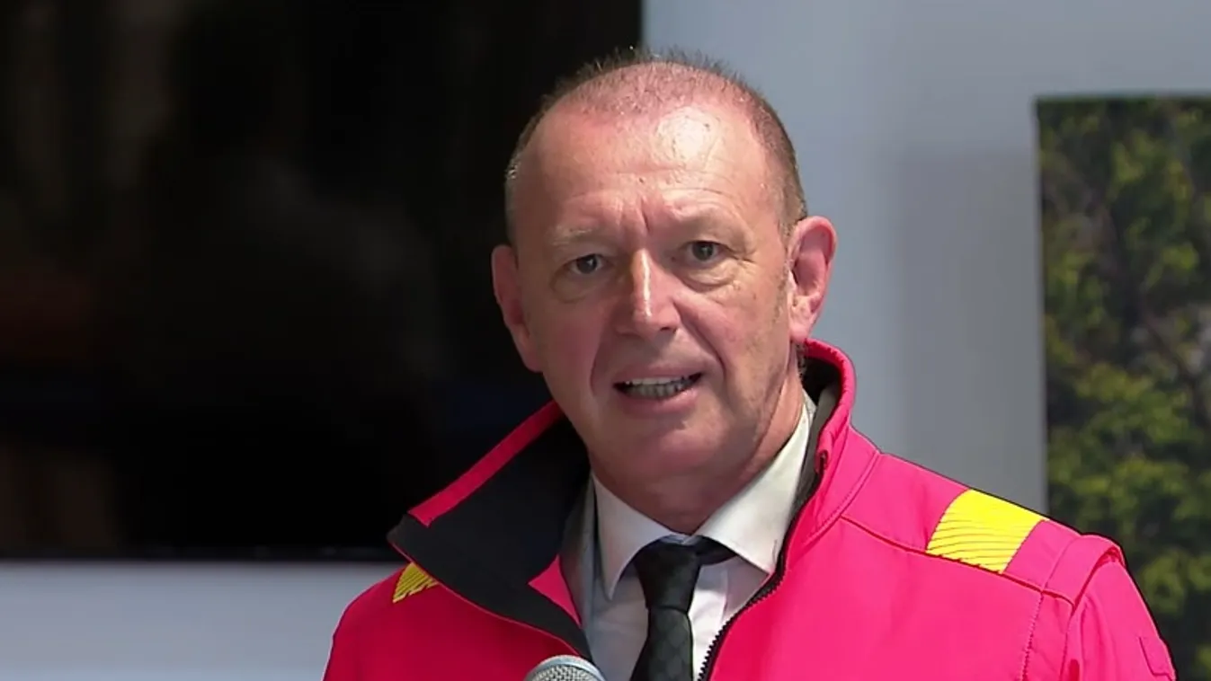 Defibrillátor a Budapesti Rendőr-főkapitányságon  + videó