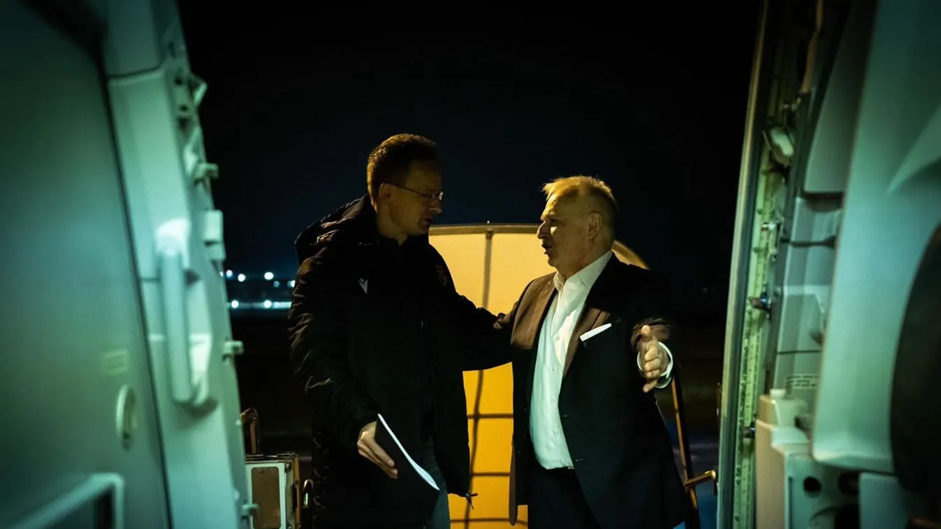 Szijjártó Péter hajnalban Moszkvába repült, vitte magával a Mol-vezért is – ezért mennek Oroszországba