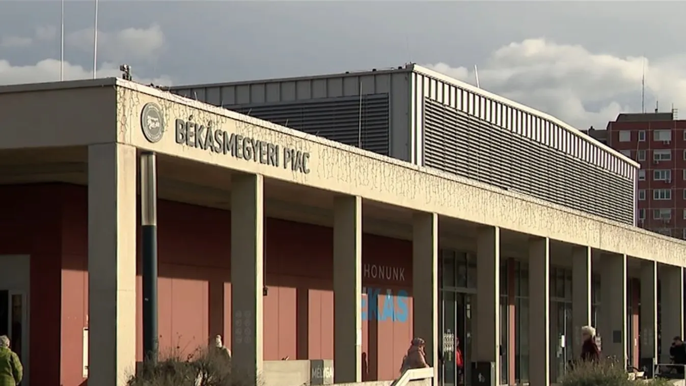 Kedvezményes gyümölcsvásárt szervezett a DK, a helyi árusok szerint azonban ezzel megkárosították őket + videó