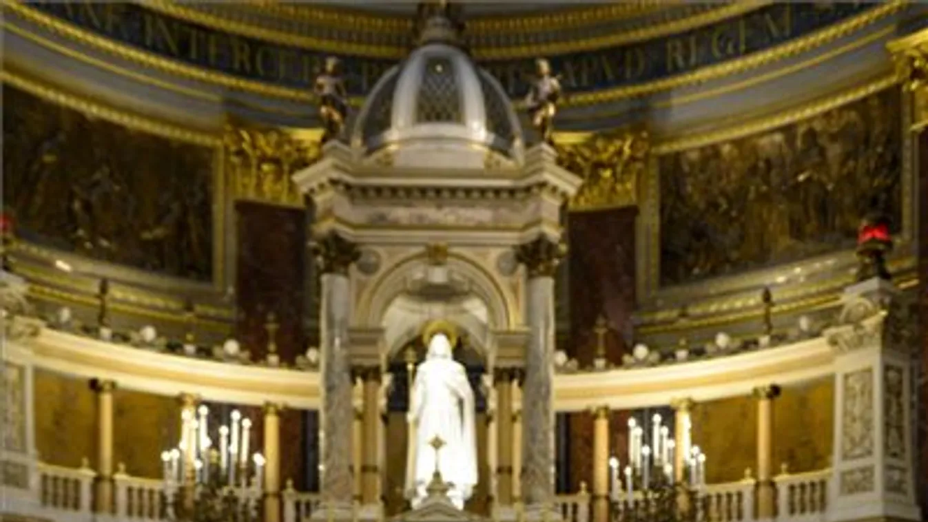 A Szent István-bazilikában búcsúztatták Sára Sándort