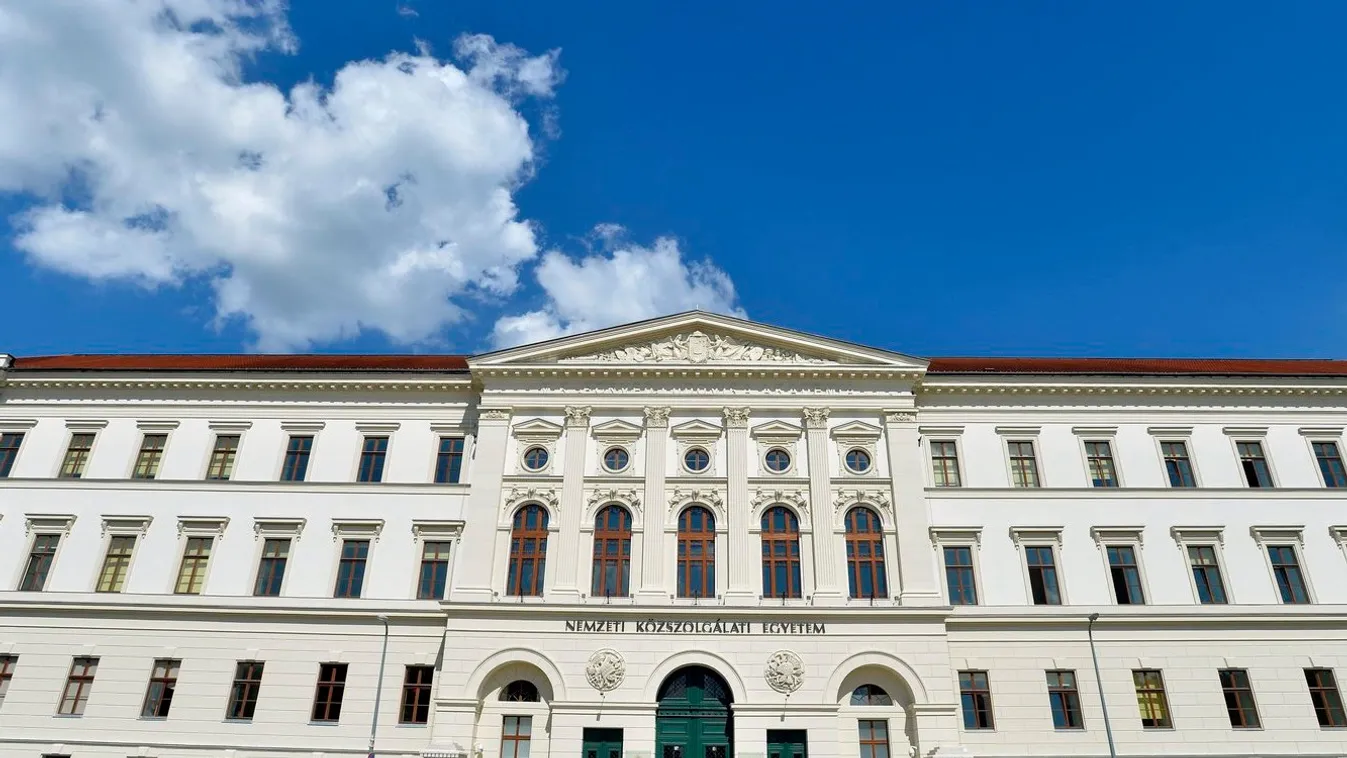 Megkezdték a megbízólevelek átadását