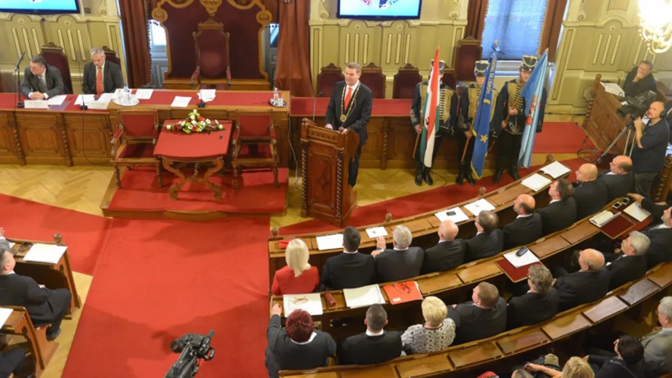 Nem sikerült meneszteni a szegedi alpolgármestert