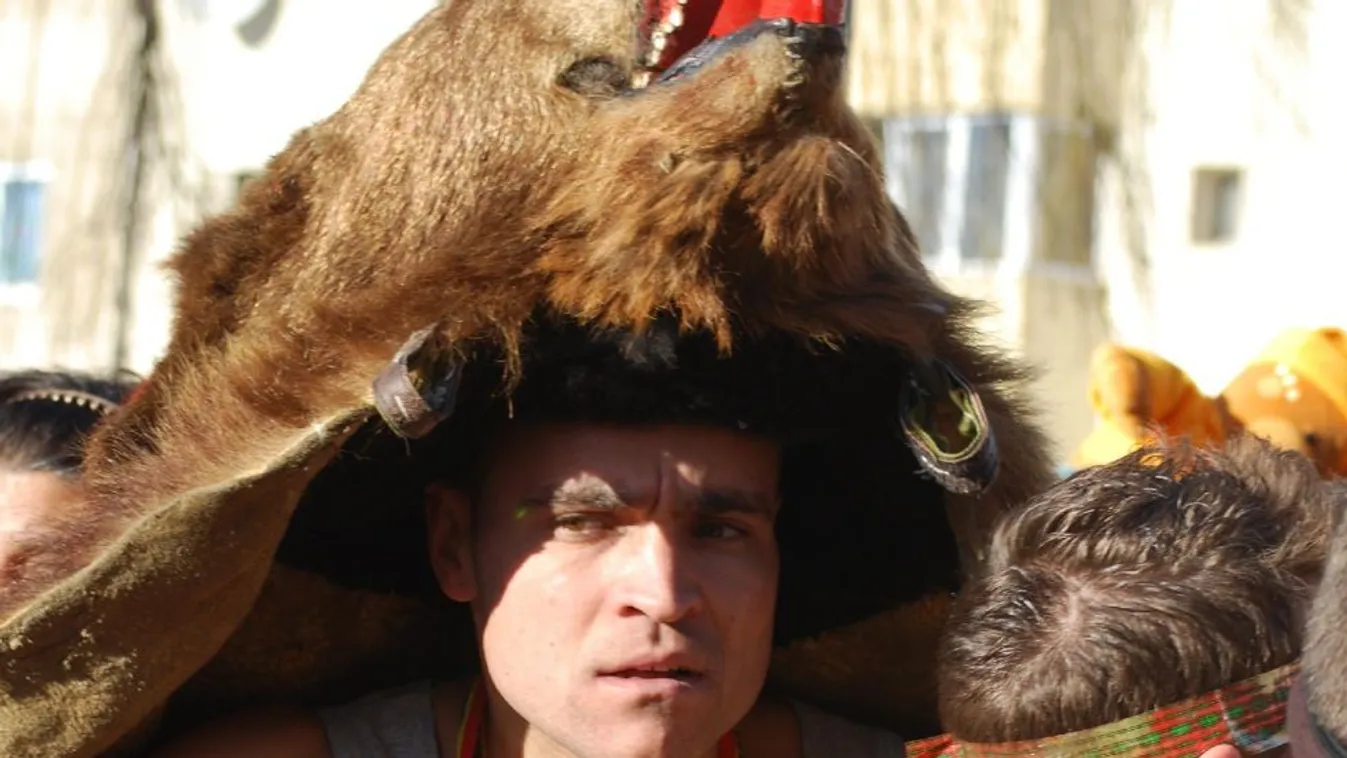 Gyimesi mulatságok – Vetítő