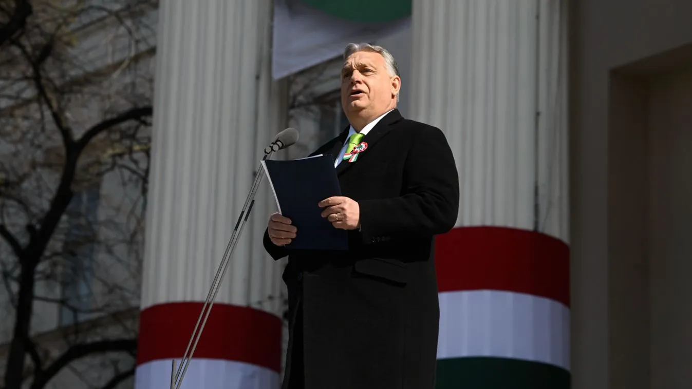 Orbán Viktor a Nemzeti Múzeum előtt tart ünnepi beszédet + videó