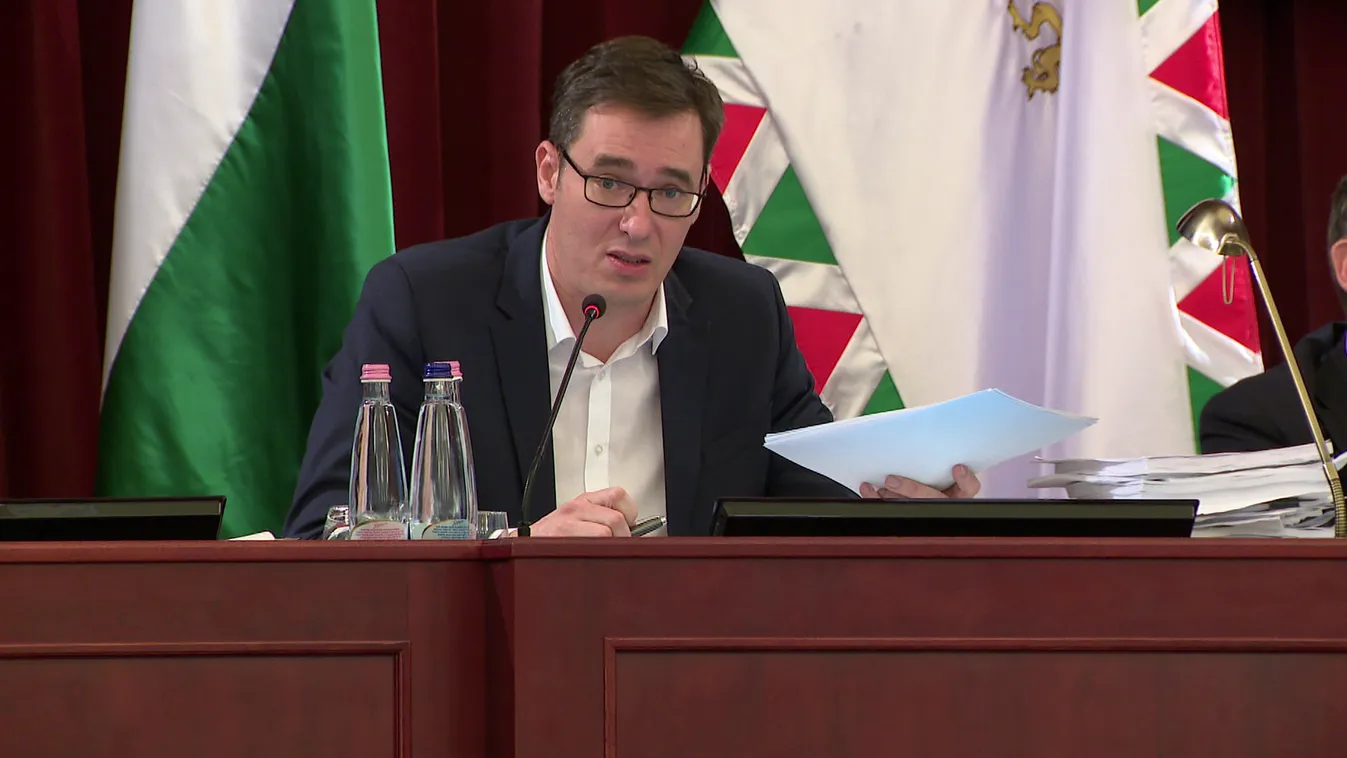 Karácsony ismét áldozatszerepben tetszeleg