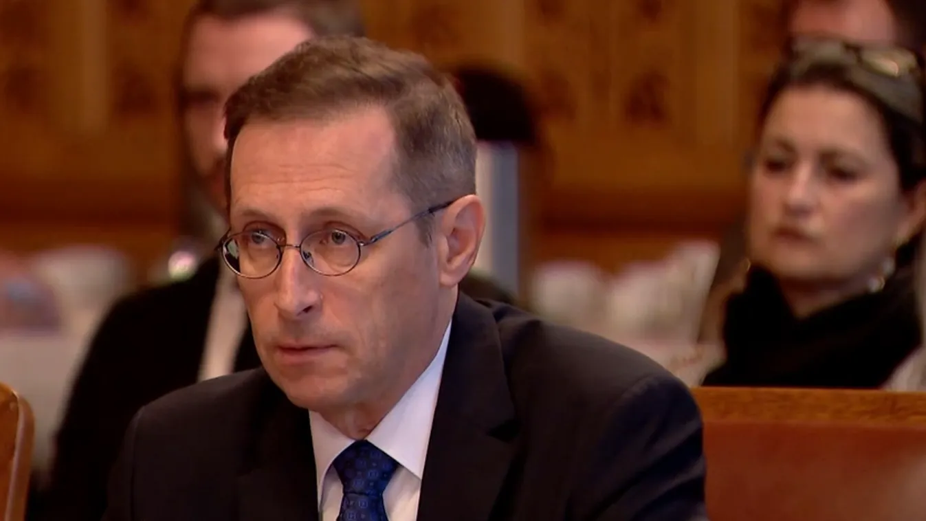 Varga Mihály: Mindenképpen megemeljük januártól a pedagógusok bérét + videó