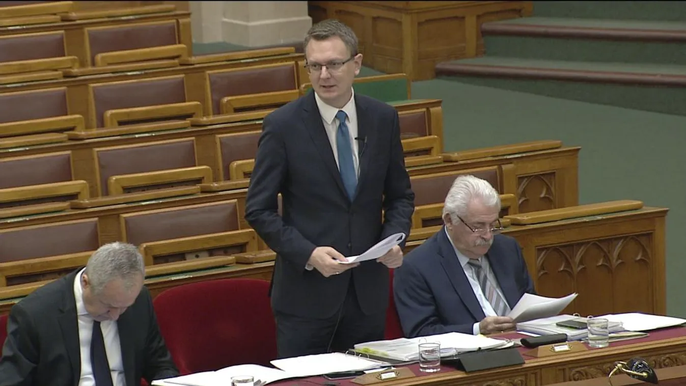 Rétvári: A következő költségvetésben 2228 milliárd forint jut a családok támogatására