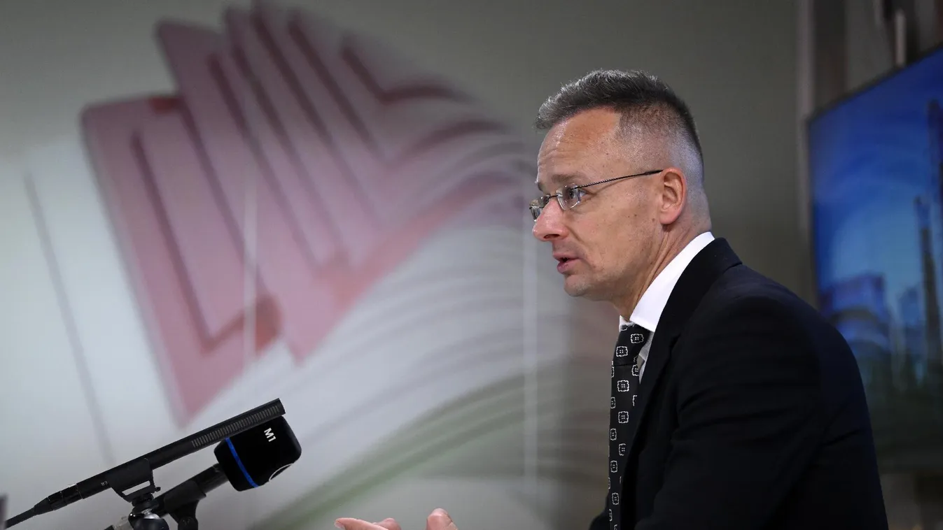 Szijjártó Péter: Új elnök, új világ