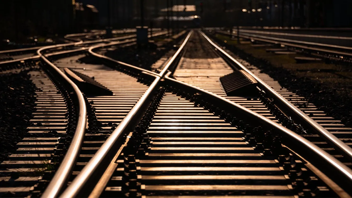 Gázolt a vonat Nyíregyházánál, késnek a vonatok