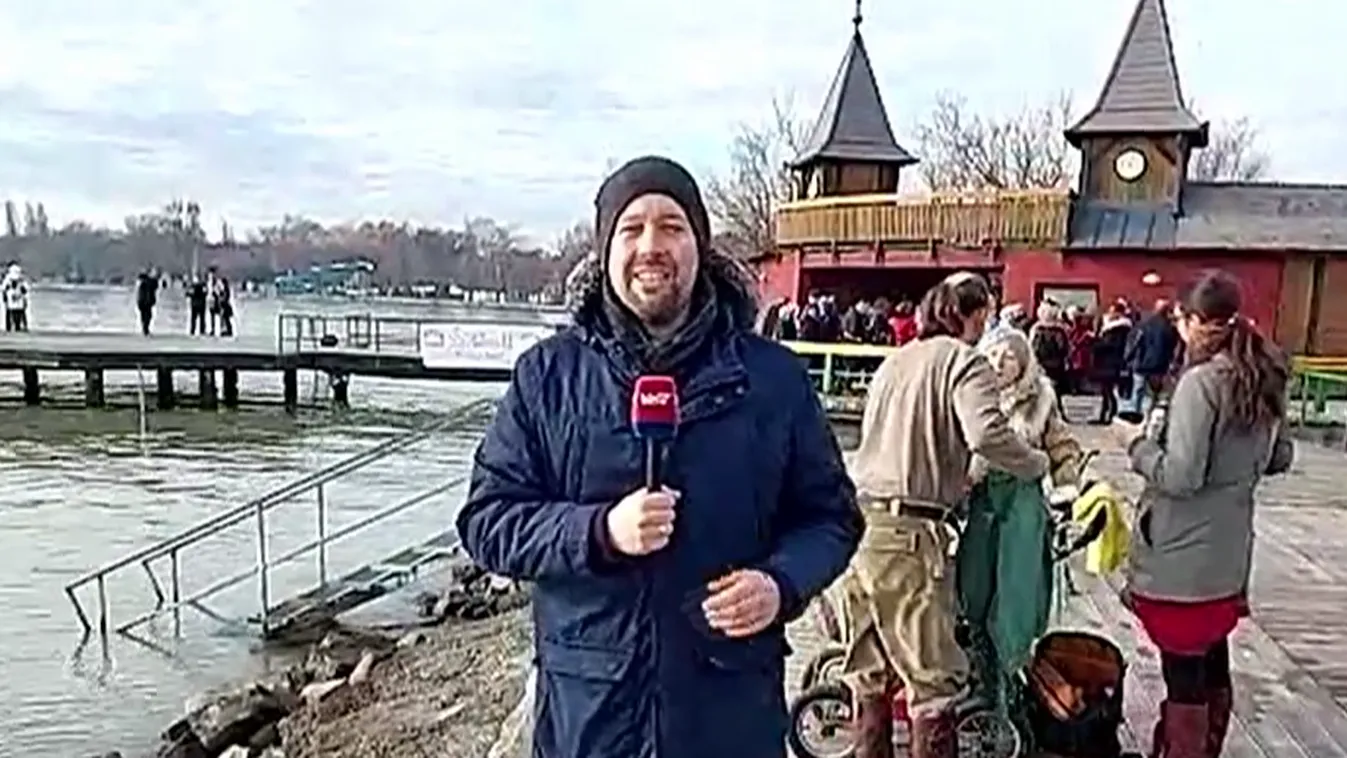 Idén is egy jéghideg csobbanással búcsúztatták az óévet a Balatonnál