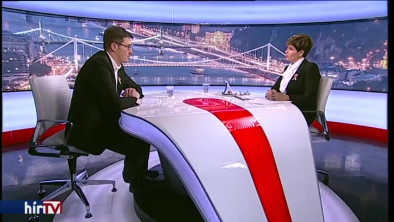 Akár az ördöggel is