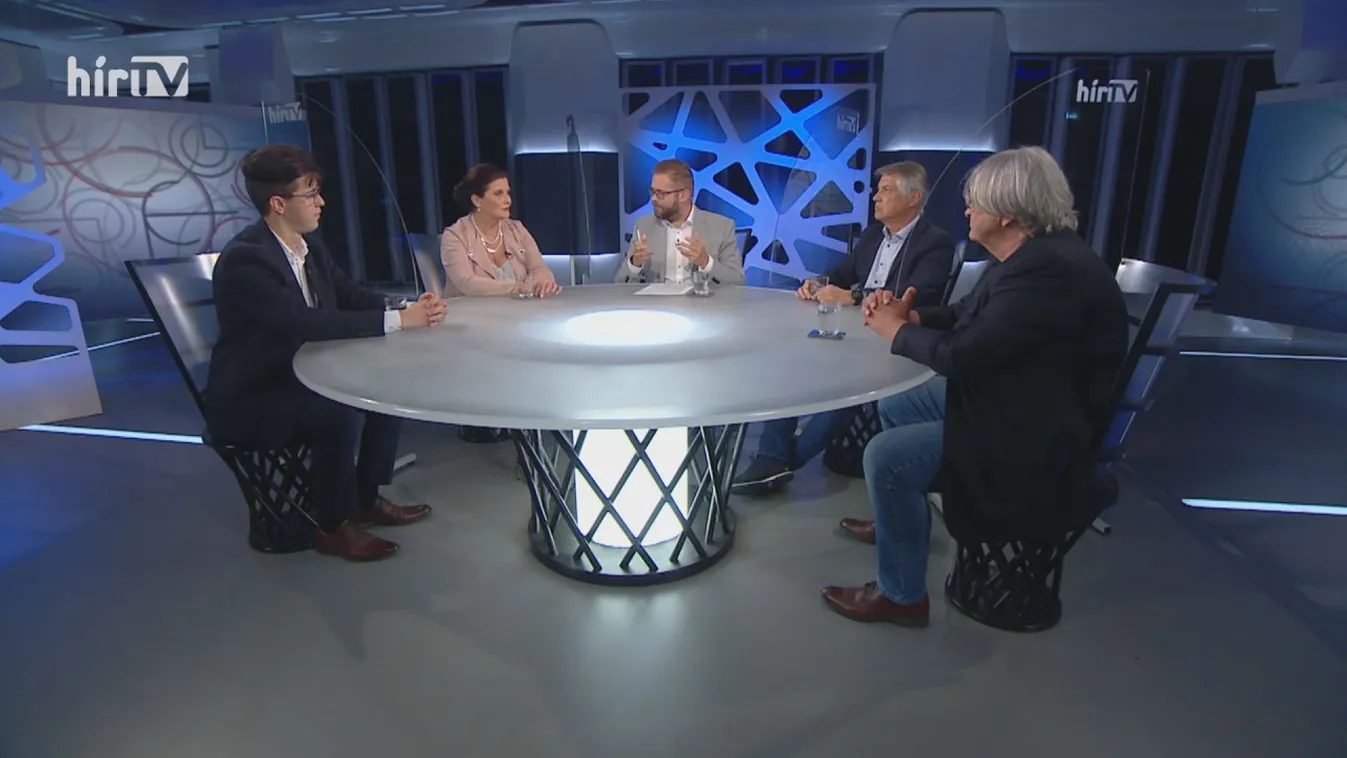 Civil kör: Amerika visszafelé lépeget demokrácia tekintetében