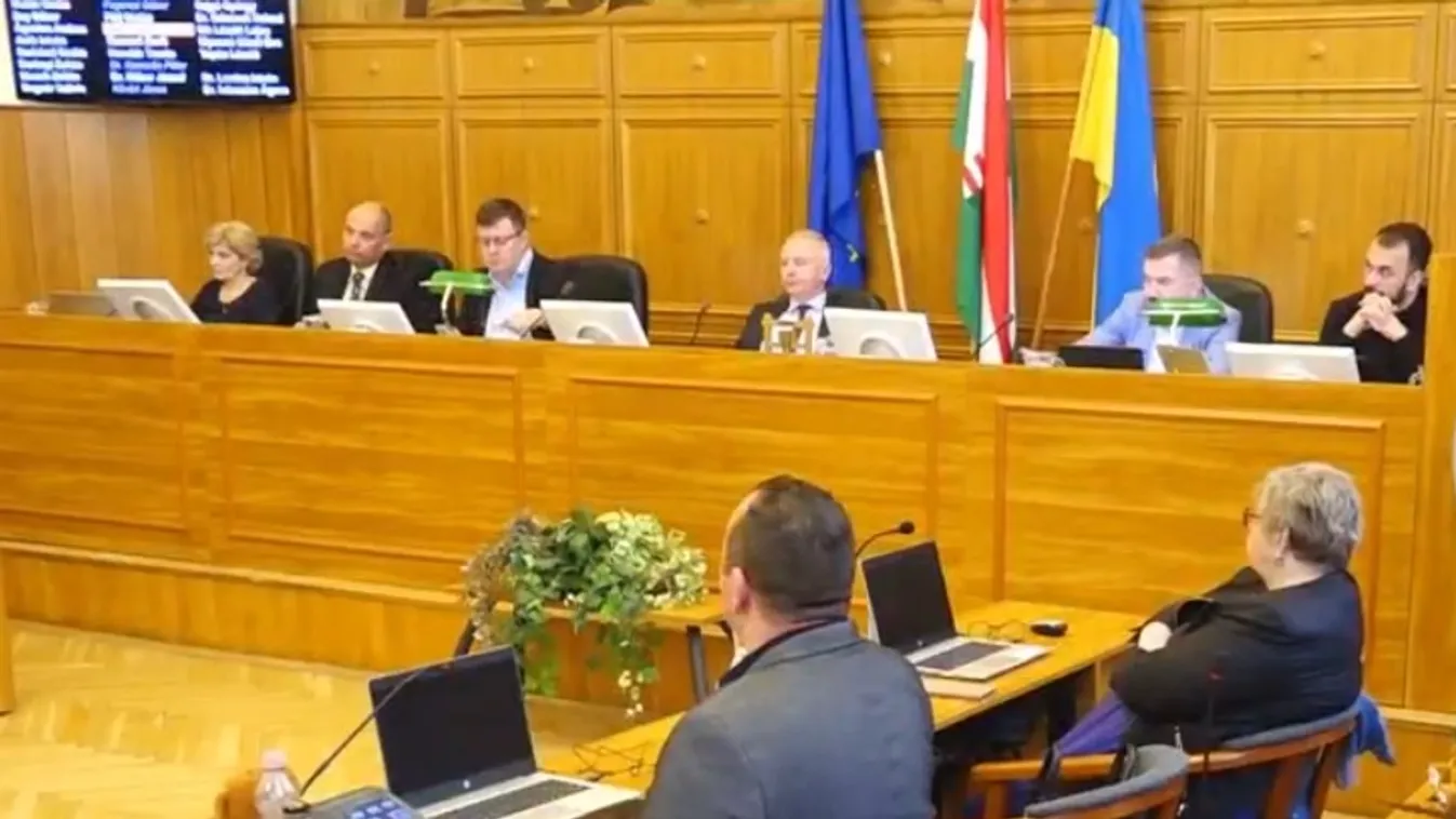 A pécsi helyi kormánypárti képviselő szerint újabb csontváz esett ki a szekrényből a mostani városvezetés miatt + videó