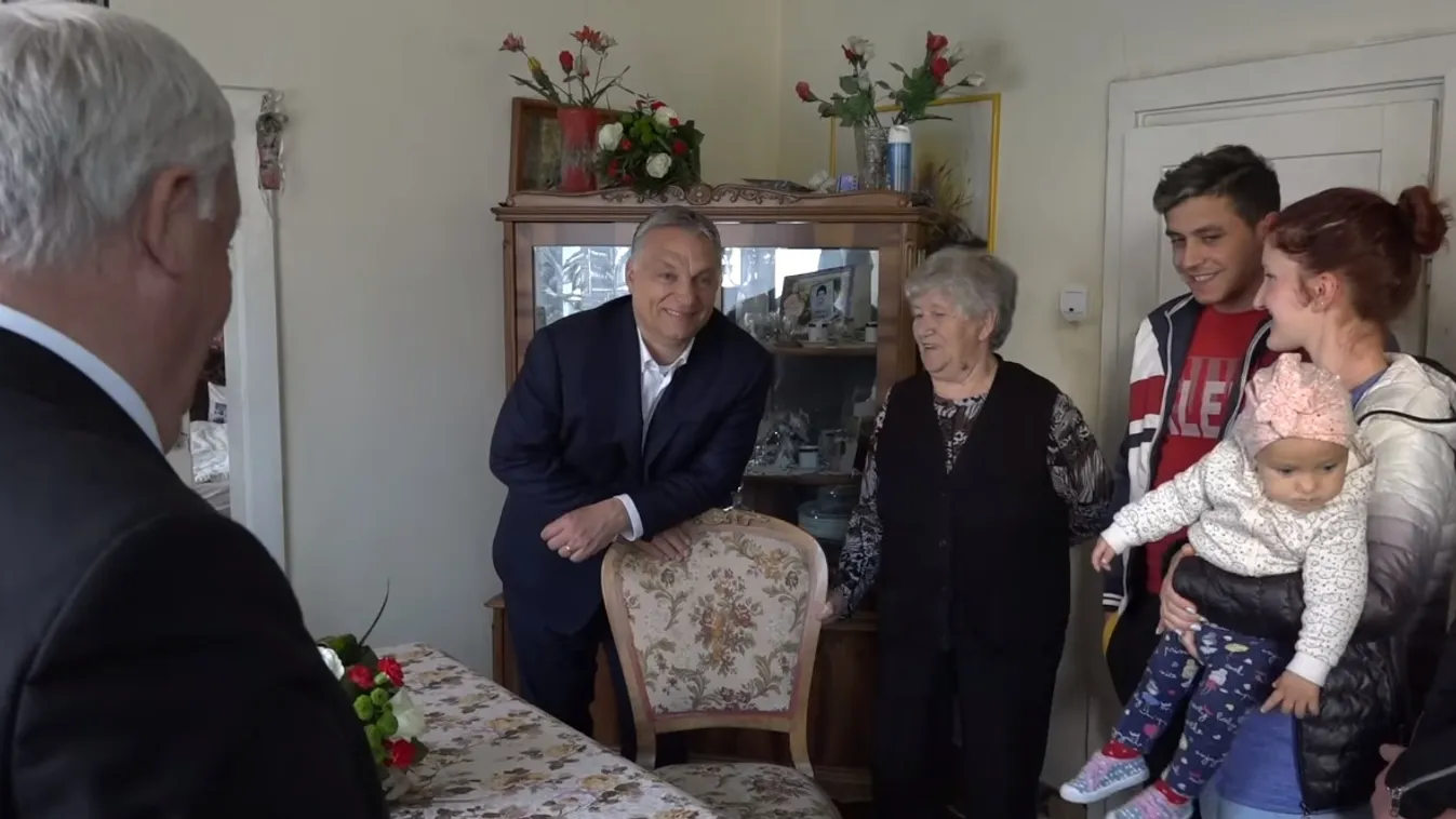 Orbán Vik­tor csa­lád­lá­to­ga­tá­son