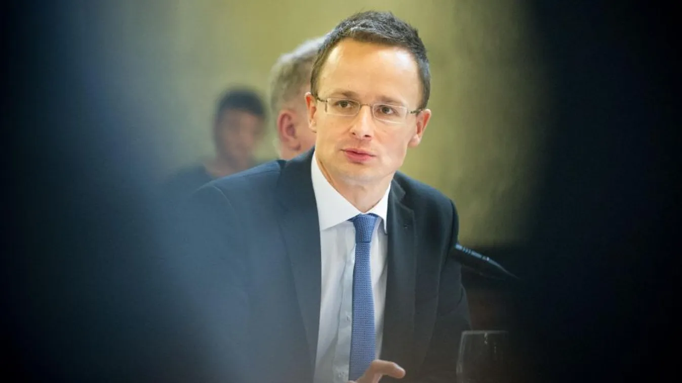 Több adót fizetnek, mint amennyi segélyt kapnak