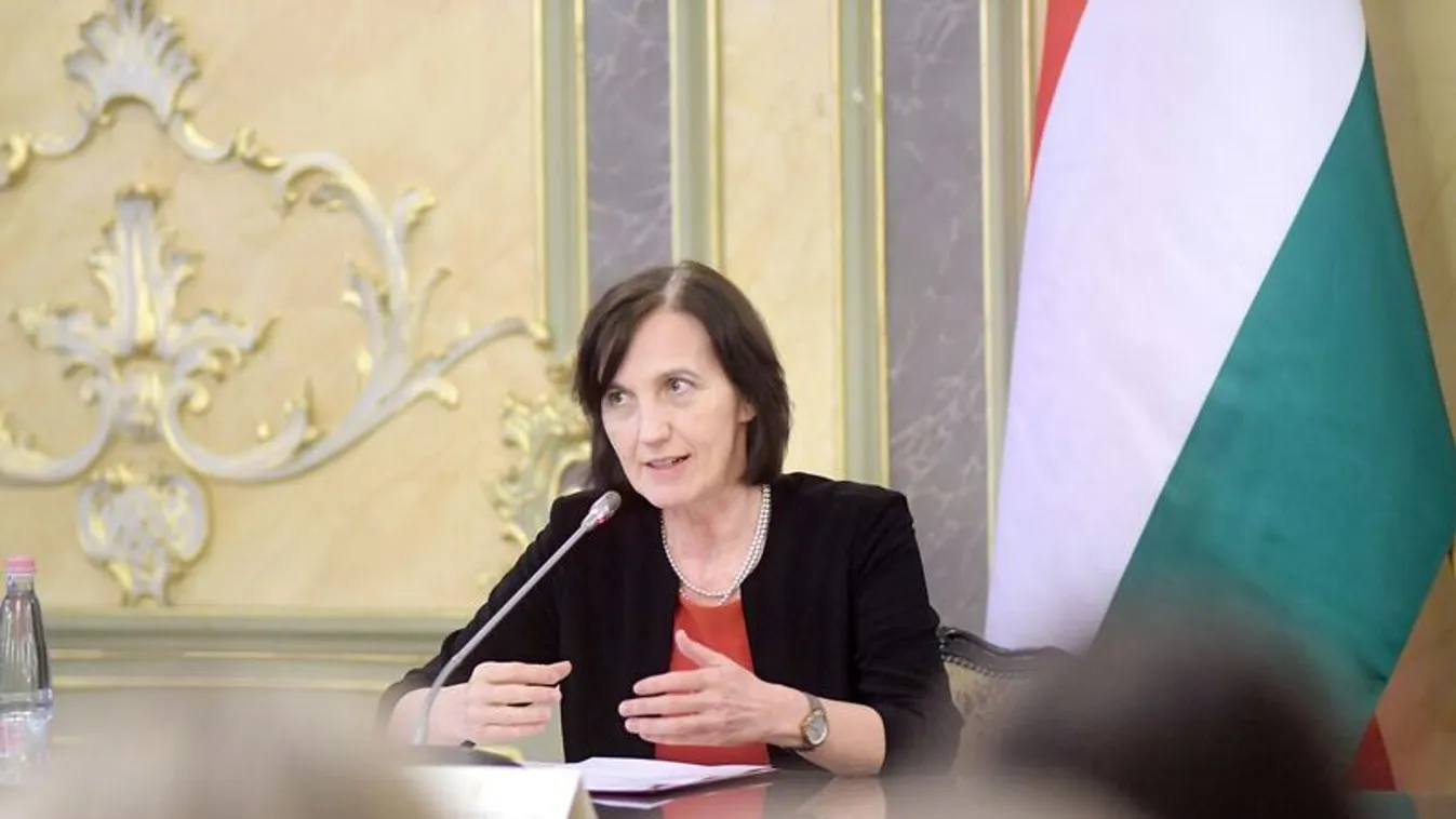 Az első szülés fontos szerepet játszhat a demográfiai fordulatban