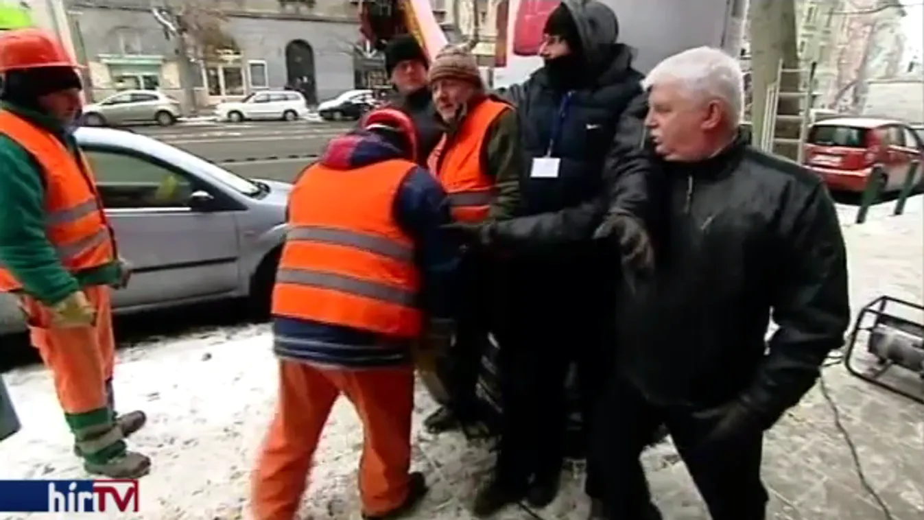 Garázdasággal gyanúsították meg az oszlopőrzőket