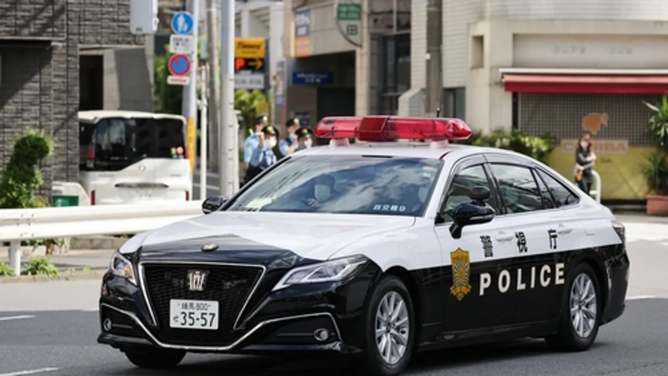 Több alkalmazott megsérült egy japán általános iskolában, miután két férfi betört az intézménybe