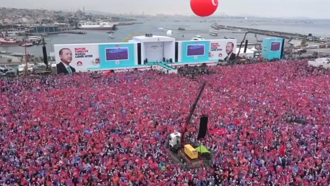 „Ekkora hatalmat halandó kezébe nem lehet adni”