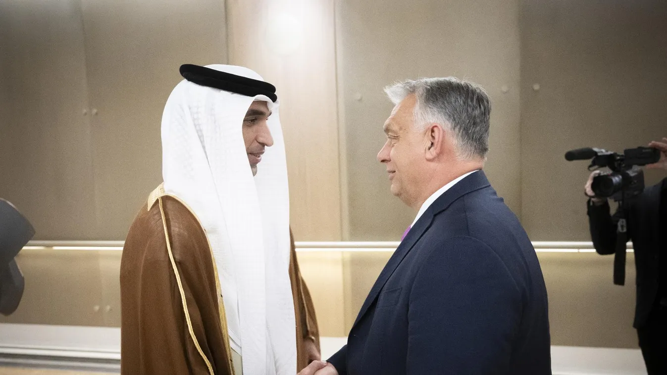 Indul a gazdaságfejlesztés: Orbán Viktor megérkezett Abu-Dzabiba