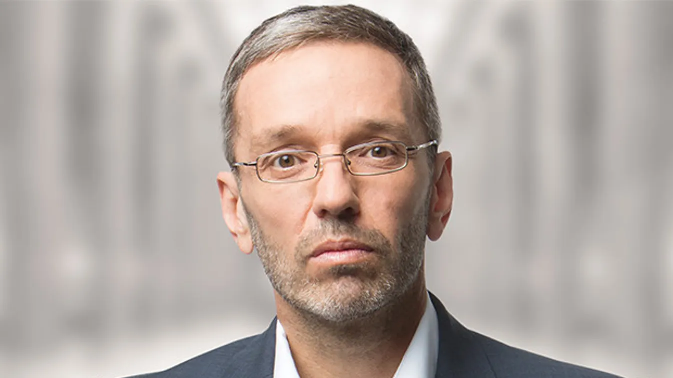 Herbert Kickl: A tengeri útvonalon érkezők közül senkit sem fogadunk be