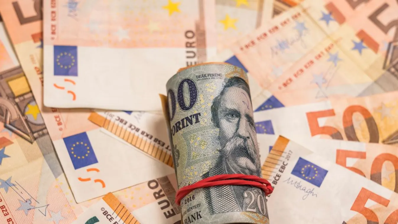 Történelmi mélypontra gyengült a forint