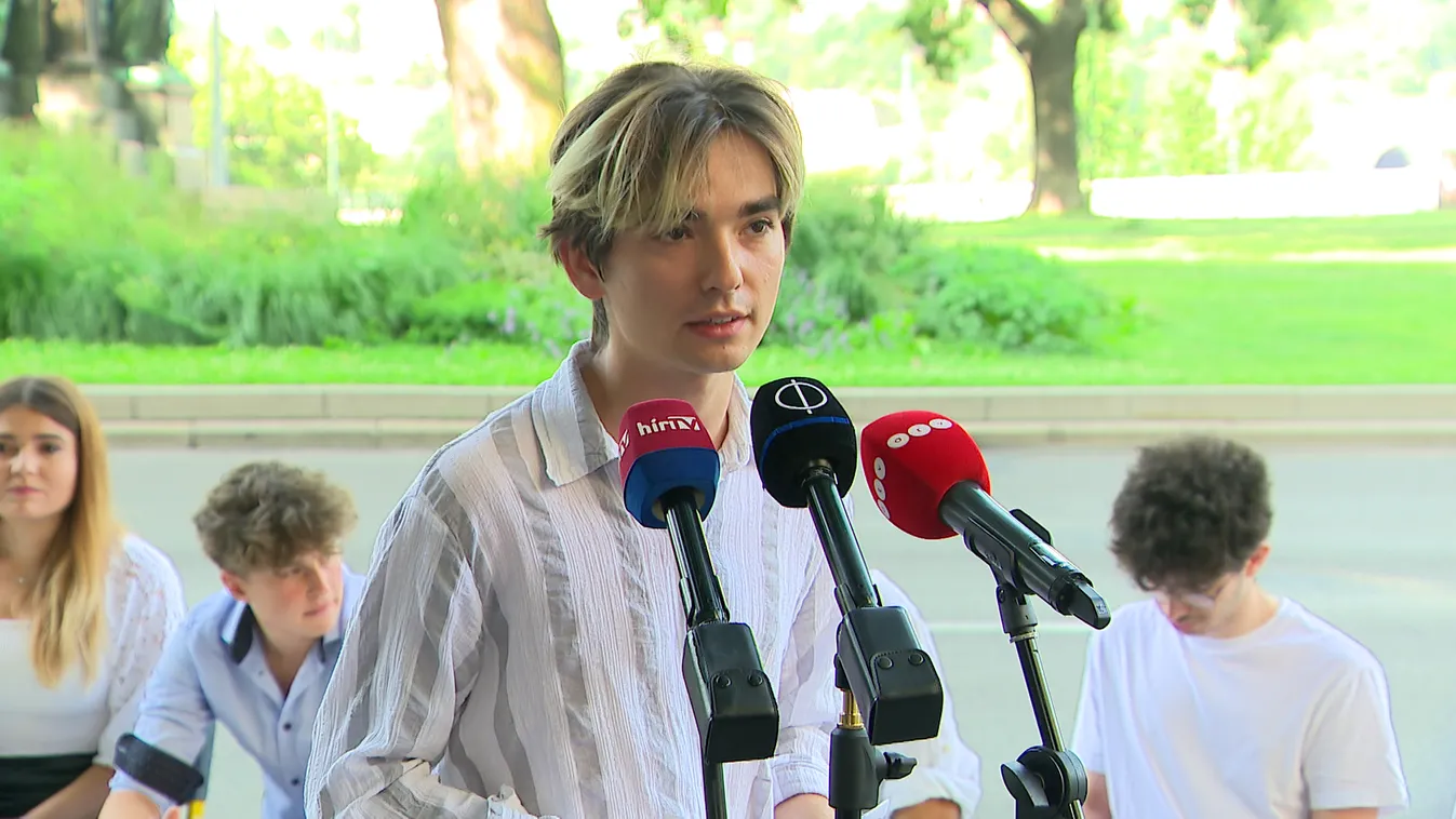 Újabb tüntetésre készülnek a tanárok a státusztörvény ellen