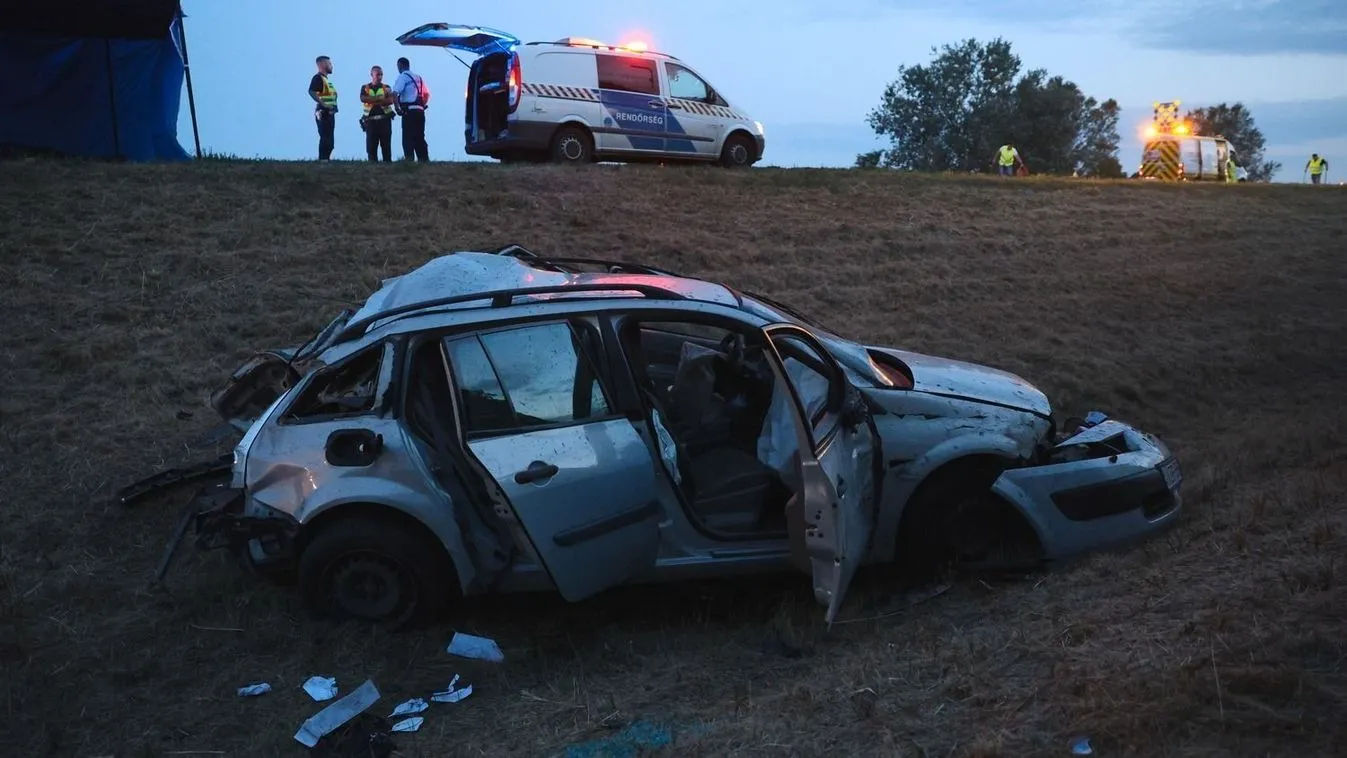 Brutális baleset az M3-ason – egy halott, hét sérült