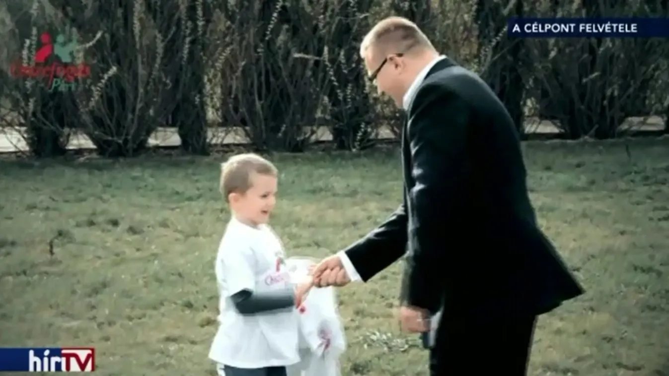 Volt, aki 1000-ért árulta, és volt, aki 350-ért vette volna az aláírásokat