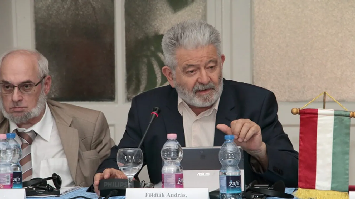 Sztrájkra készülnek a közszolgák is