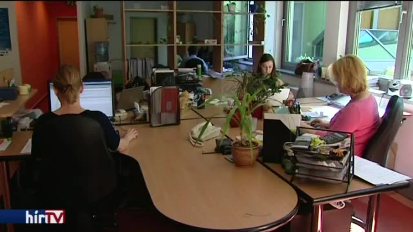 1,2 millió magyar menne külföldre dolgozni